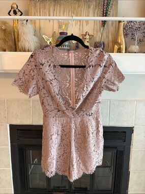 Tobi Dusty Pink Lace Romper